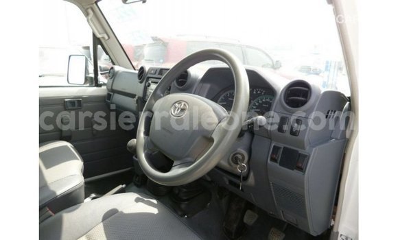 Buy Import Toyota Land Cruiser White Car in Import - Dubai in Kailahun Buy Import Toyota Land Cruiser White Car in Import - Dubai in Kailahun