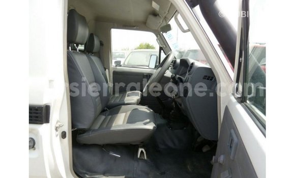 Buy Import Toyota Land Cruiser White Car in Import - Dubai in Kailahun Buy Import Toyota Land Cruiser White Car in Import - Dubai in Kailahun