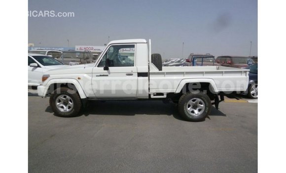 Buy Import Toyota Land Cruiser White Car in Import - Dubai in Kailahun Buy Import Toyota Land Cruiser White Car in Import - Dubai in Kailahun