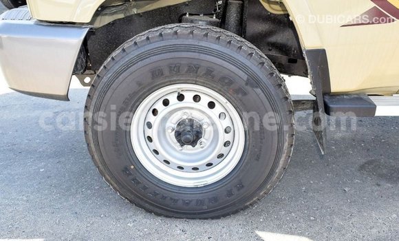 Buy Import Toyota Land Cruiser Beige Car in Import - Dubai in Kailahun Buy Import Toyota Land Cruiser Beige Car in Import - Dubai in Kailahun