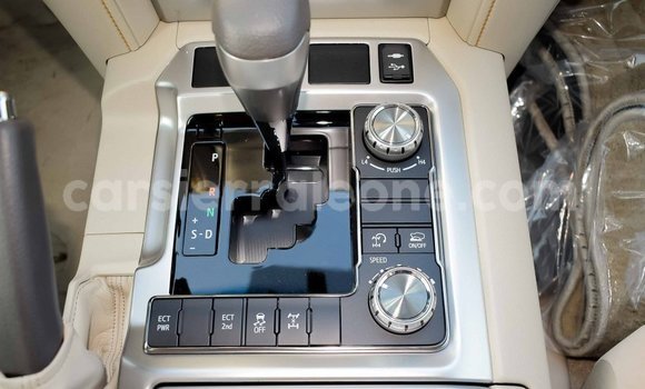Buy Import Toyota Land Cruiser White Car in Import - Dubai in Kailahun Buy Import Toyota Land Cruiser White Car in Import - Dubai in Kailahun