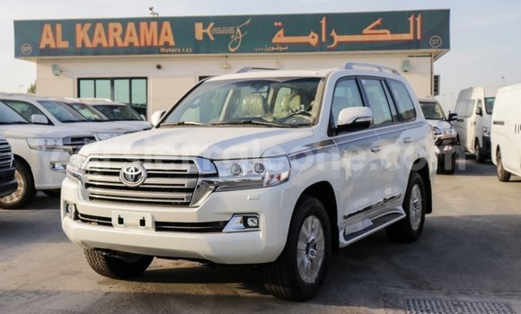 Buy Import Toyota Land Cruiser White Car in Import - Dubai in Kailahun Buy Import Toyota Land Cruiser White Car in Import - Dubai in Kailahun