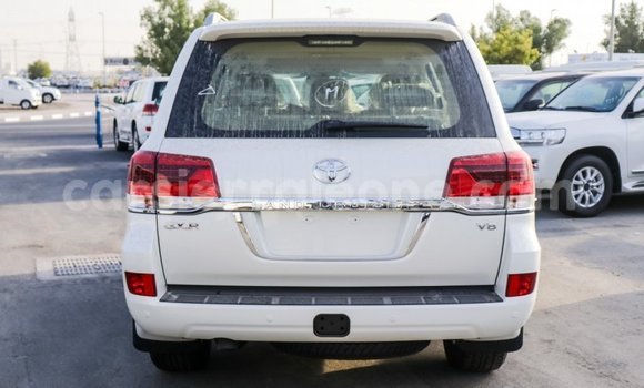 Buy Import Toyota Land Cruiser White Car in Import - Dubai in Kailahun Buy Import Toyota Land Cruiser White Car in Import - Dubai in Kailahun