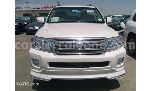 Buy Import Toyota Land Cruiser White Car in Import - Dubai in Kailahun Buy Import Toyota Land Cruiser White Car in Import - Dubai in Kailahun