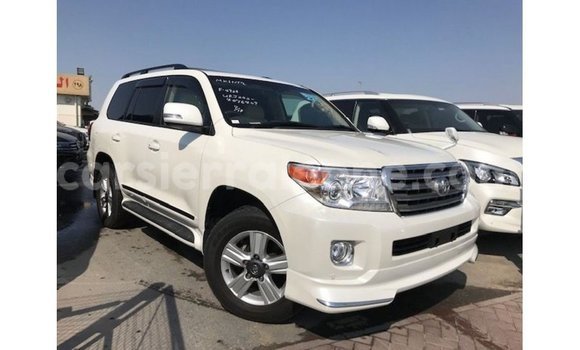 Buy Import Toyota Land Cruiser White Car in Import - Dubai in Kailahun Buy Import Toyota Land Cruiser White Car in Import - Dubai in Kailahun