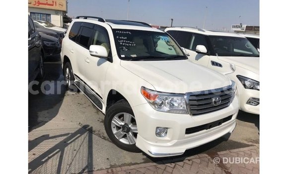 Buy Import Toyota Land Cruiser White Car in Import - Dubai in Kailahun Buy Import Toyota Land Cruiser White Car in Import - Dubai in Kailahun