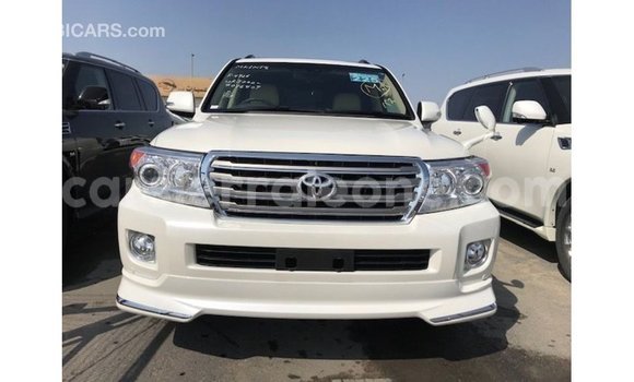 Buy Import Toyota Land Cruiser White Car in Import - Dubai in Kailahun Buy Import Toyota Land Cruiser White Car in Import - Dubai in Kailahun