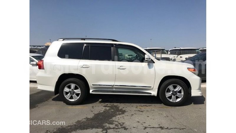 Big with watermark toyota land cruiser kailahun import dubai 6058