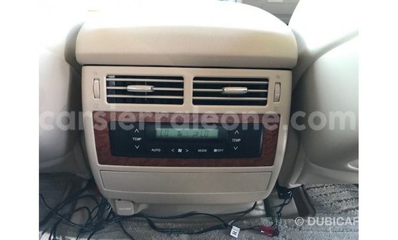 Buy Import Toyota Land Cruiser White Car in Import - Dubai in Kailahun Buy Import Toyota Land Cruiser White Car in Import - Dubai in Kailahun
