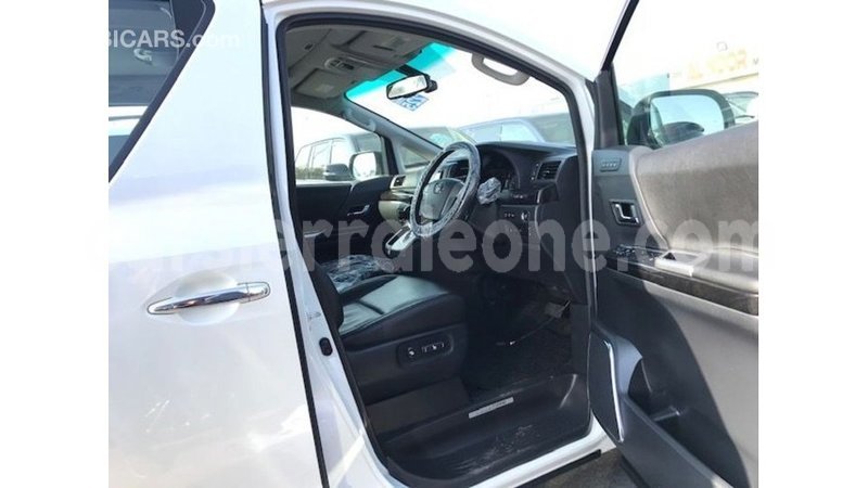 Big with watermark toyota vellfire kailahun import dubai 6060