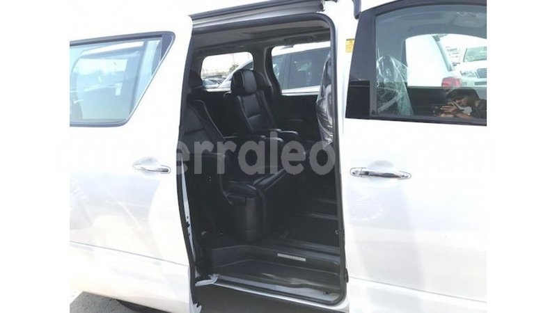 Big with watermark toyota vellfire kailahun import dubai 6060