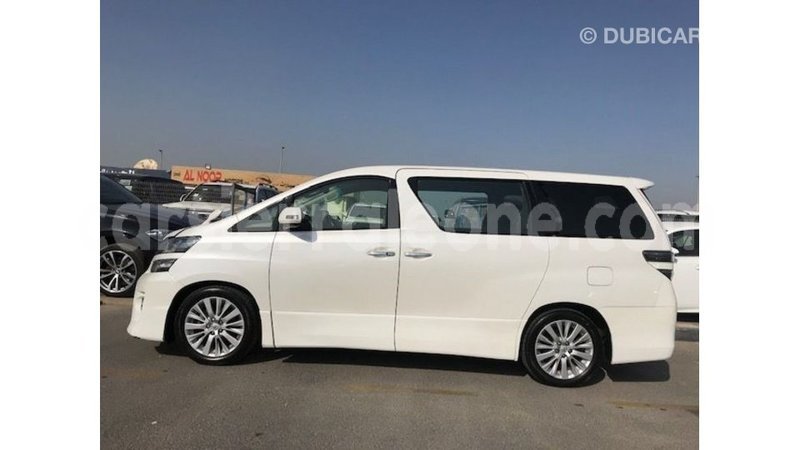 Big with watermark toyota vellfire kailahun import dubai 6060