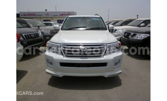 Buy Import Toyota Land Cruiser White Car in Import - Dubai in Kailahun Buy Import Toyota Land Cruiser White Car in Import - Dubai in Kailahun