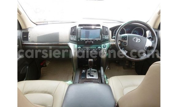 Buy Import Toyota Land Cruiser White Car in Import - Dubai in Kailahun Buy Import Toyota Land Cruiser White Car in Import - Dubai in Kailahun