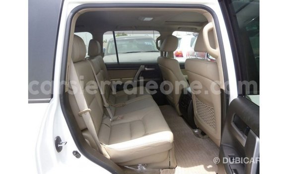 Buy Import Toyota Land Cruiser White Car in Import - Dubai in Kailahun Buy Import Toyota Land Cruiser White Car in Import - Dubai in Kailahun