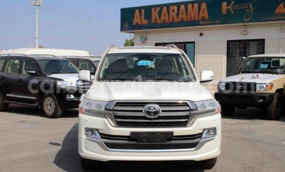 Buy Import Toyota Land Cruiser White Car in Import - Dubai in Kailahun Buy Import Toyota Land Cruiser White Car in Import - Dubai in Kailahun