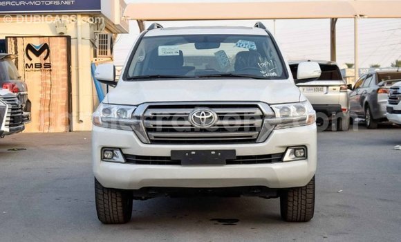 Buy Import Toyota Land Cruiser White Car in Import - Dubai in Kailahun Buy Import Toyota Land Cruiser White Car in Import - Dubai in Kailahun