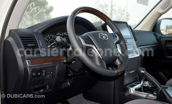 Buy Import Toyota Land Cruiser White Car in Import - Dubai in Kailahun Buy Import Toyota Land Cruiser White Car in Import - Dubai in Kailahun