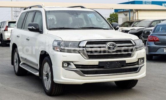 Buy Import Toyota Land Cruiser White Car in Import - Dubai in Kailahun Buy Import Toyota Land Cruiser White Car in Import - Dubai in Kailahun