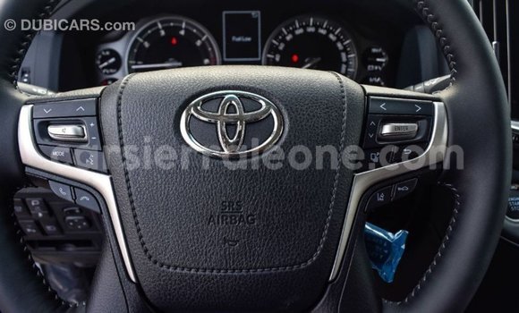 Buy Import Toyota Land Cruiser White Car in Import - Dubai in Kailahun Buy Import Toyota Land Cruiser White Car in Import - Dubai in Kailahun