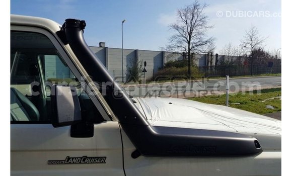 Buy Import Toyota Land Cruiser White Car in Import - Dubai in Kailahun Buy Import Toyota Land Cruiser White Car in Import - Dubai in Kailahun