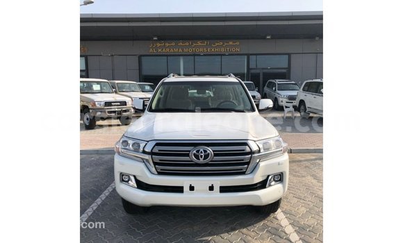 Buy Import Toyota Land Cruiser White Car in Import - Dubai in Kailahun Buy Import Toyota Land Cruiser White Car in Import - Dubai in Kailahun