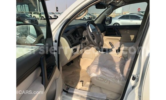 Buy Import Toyota Land Cruiser White Car in Import - Dubai in Kailahun Buy Import Toyota Land Cruiser White Car in Import - Dubai in Kailahun