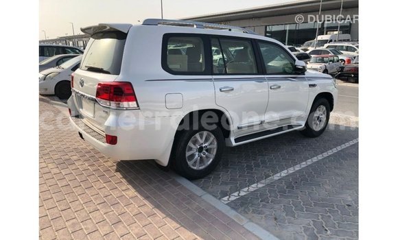 Buy Import Toyota Land Cruiser White Car in Import - Dubai in Kailahun Buy Import Toyota Land Cruiser White Car in Import - Dubai in Kailahun