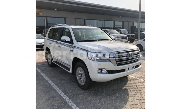 Buy Import Toyota Land Cruiser White Car in Import - Dubai in Kailahun Buy Import Toyota Land Cruiser White Car in Import - Dubai in Kailahun