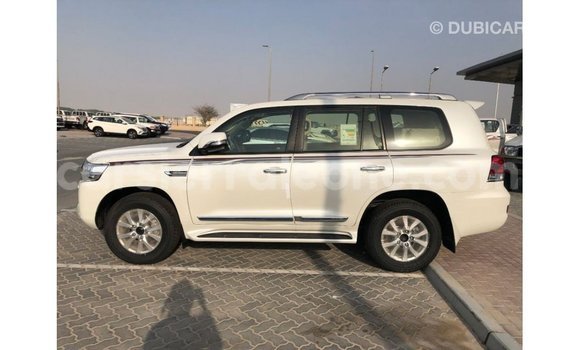 Buy Import Toyota Land Cruiser White Car in Import - Dubai in Kailahun Buy Import Toyota Land Cruiser White Car in Import - Dubai in Kailahun