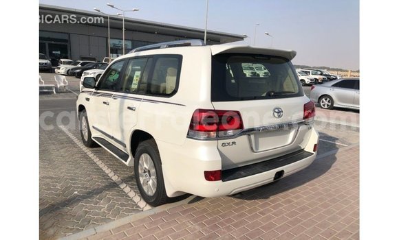 Buy Import Toyota Land Cruiser White Car in Import - Dubai in Kailahun Buy Import Toyota Land Cruiser White Car in Import - Dubai in Kailahun