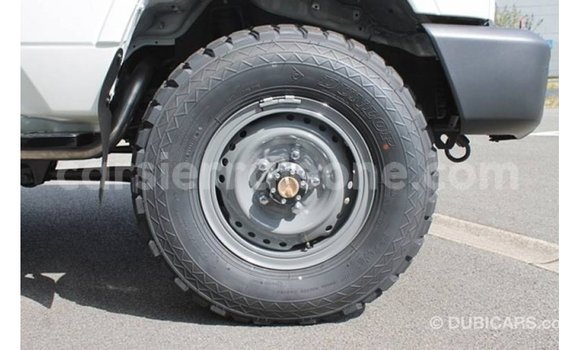 Buy Import Toyota Land Cruiser White Car in Import - Dubai in Kailahun Buy Import Toyota Land Cruiser White Car in Import - Dubai in Kailahun