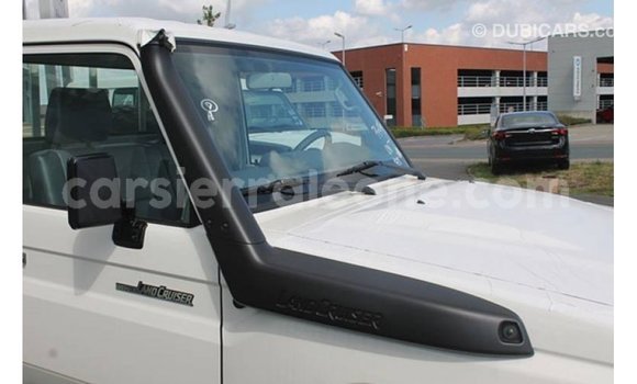 Buy Import Toyota Land Cruiser White Car in Import - Dubai in Kailahun Buy Import Toyota Land Cruiser White Car in Import - Dubai in Kailahun