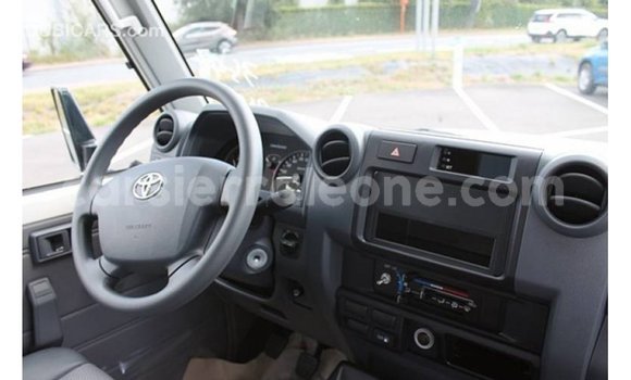 Buy Import Toyota Land Cruiser White Car in Import - Dubai in Kailahun Buy Import Toyota Land Cruiser White Car in Import - Dubai in Kailahun