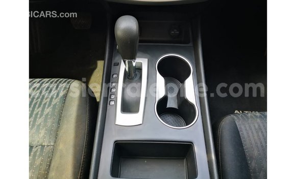 Acheter Import Voiture Nissan Altima Noir à Import - Dubai, Kailahun Acheter Import Voiture Nissan Altima Noir à Import - Dubai, Kailahun