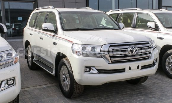 Buy Import Toyota Land Cruiser White Car in Import - Dubai in Kailahun Buy Import Toyota Land Cruiser White Car in Import - Dubai in Kailahun