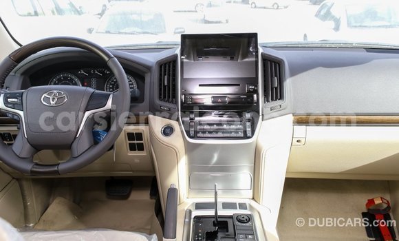 Buy Import Toyota Land Cruiser White Car in Import - Dubai in Kailahun Buy Import Toyota Land Cruiser White Car in Import - Dubai in Kailahun