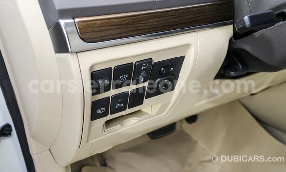 Buy Import Toyota Land Cruiser White Car in Import - Dubai in Kailahun Buy Import Toyota Land Cruiser White Car in Import - Dubai in Kailahun