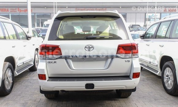 Buy Import Toyota Land Cruiser White Car in Import - Dubai in Kailahun Buy Import Toyota Land Cruiser White Car in Import - Dubai in Kailahun