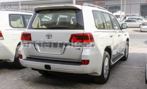Buy Import Toyota Land Cruiser White Car in Import - Dubai in Kailahun Buy Import Toyota Land Cruiser White Car in Import - Dubai in Kailahun
