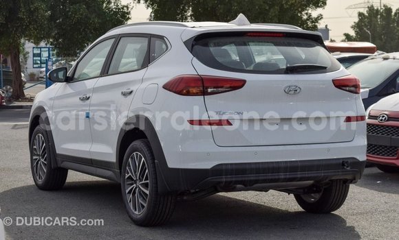 Buy Import Hyundai Tucson White Car in Import - Dubai in Kailahun Buy Import Hyundai Tucson White Car in Import - Dubai in Kailahun