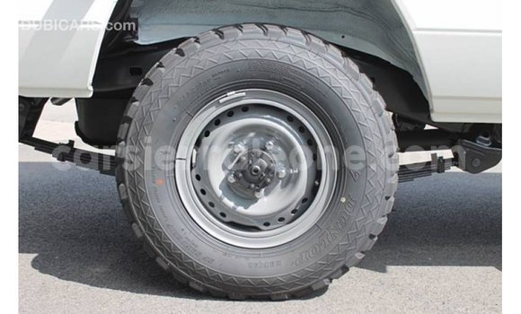 Buy Import Toyota Land Cruiser White Car in Import - Dubai in Kailahun Buy Import Toyota Land Cruiser White Car in Import - Dubai in Kailahun