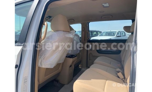 Acheter Import Voiture Kia Carnival Blanc à Import - Dubai, Kailahun Acheter Import Voiture Kia Carnival Blanc à Import - Dubai, Kailahun