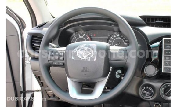 Buy Import Toyota Hilux White Car in Import - Dubai in Kailahun Buy Import Toyota Hilux White Car in Import - Dubai in Kailahun