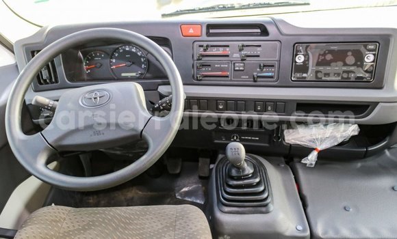 Buy Import Toyota Coaster White Car in Import - Dubai in Kailahun Buy Import Toyota Coaster White Car in Import - Dubai in Kailahun