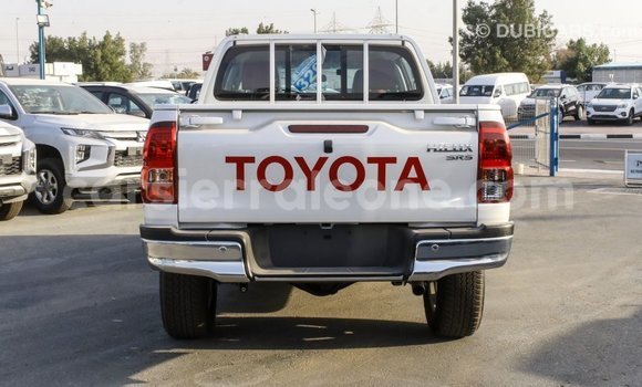 Buy Import Toyota Hilux White Car in Import - Dubai in Kailahun Buy Import Toyota Hilux White Car in Import - Dubai in Kailahun