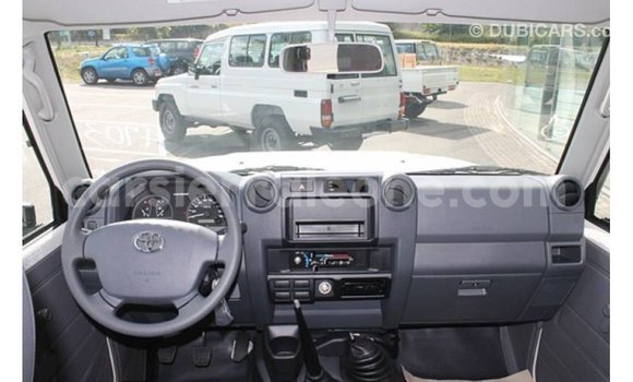 Buy Import Toyota Land Cruiser White Car in Import - Dubai in Kailahun Buy Import Toyota Land Cruiser White Car in Import - Dubai in Kailahun