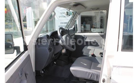 Buy Import Toyota Land Cruiser White Car in Import - Dubai in Kailahun Buy Import Toyota Land Cruiser White Car in Import - Dubai in Kailahun