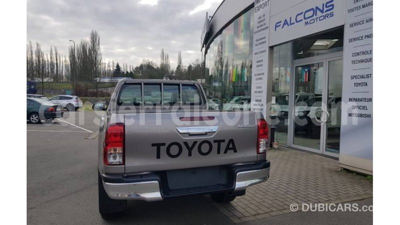Big with watermark toyota hilux kailahun import dubai 6174