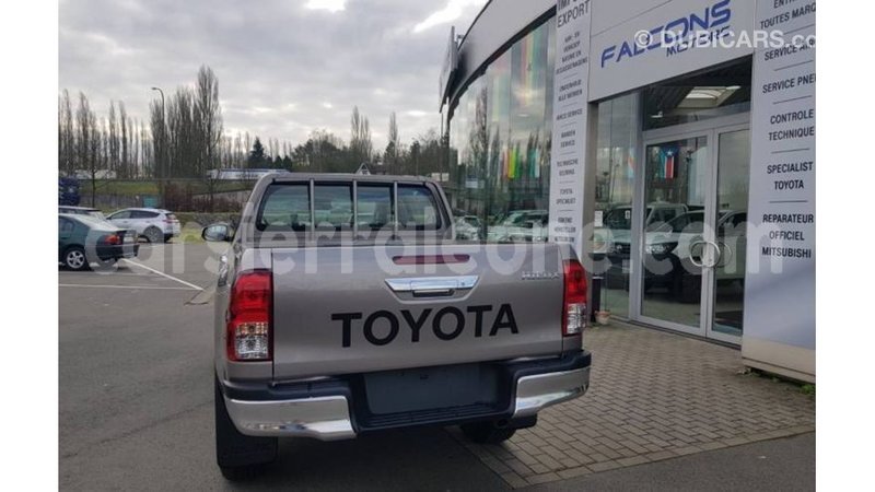 Big with watermark toyota hilux kailahun import dubai 6174